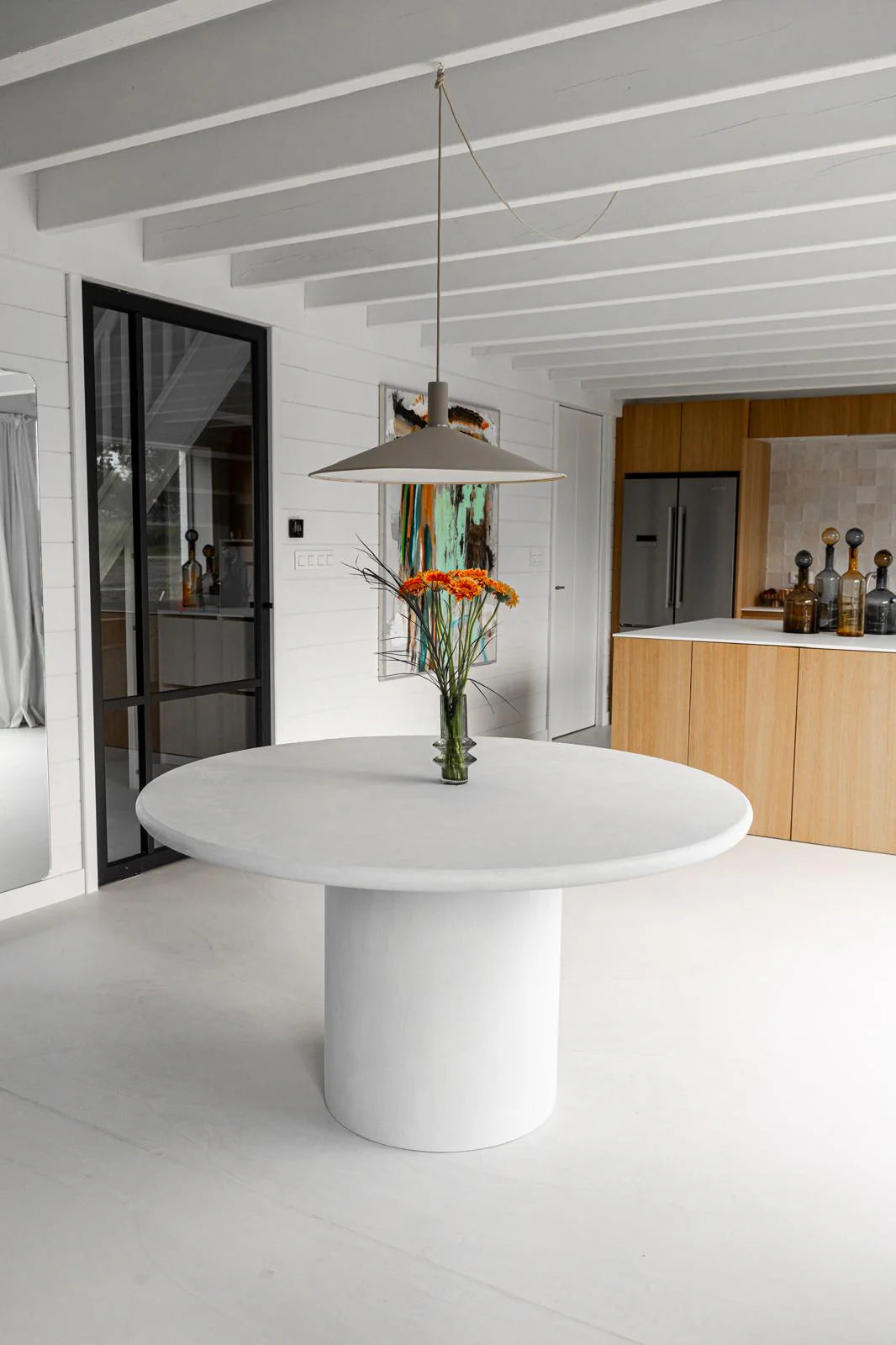 Tables gigognes en béton minéral : le guide design 2026