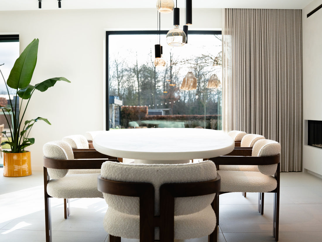 Table salle à manger : au-delà du style scandinave