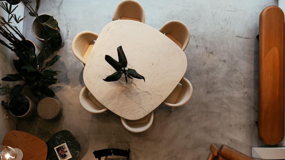 Table à manger béton ciré sur mesure : guide complet