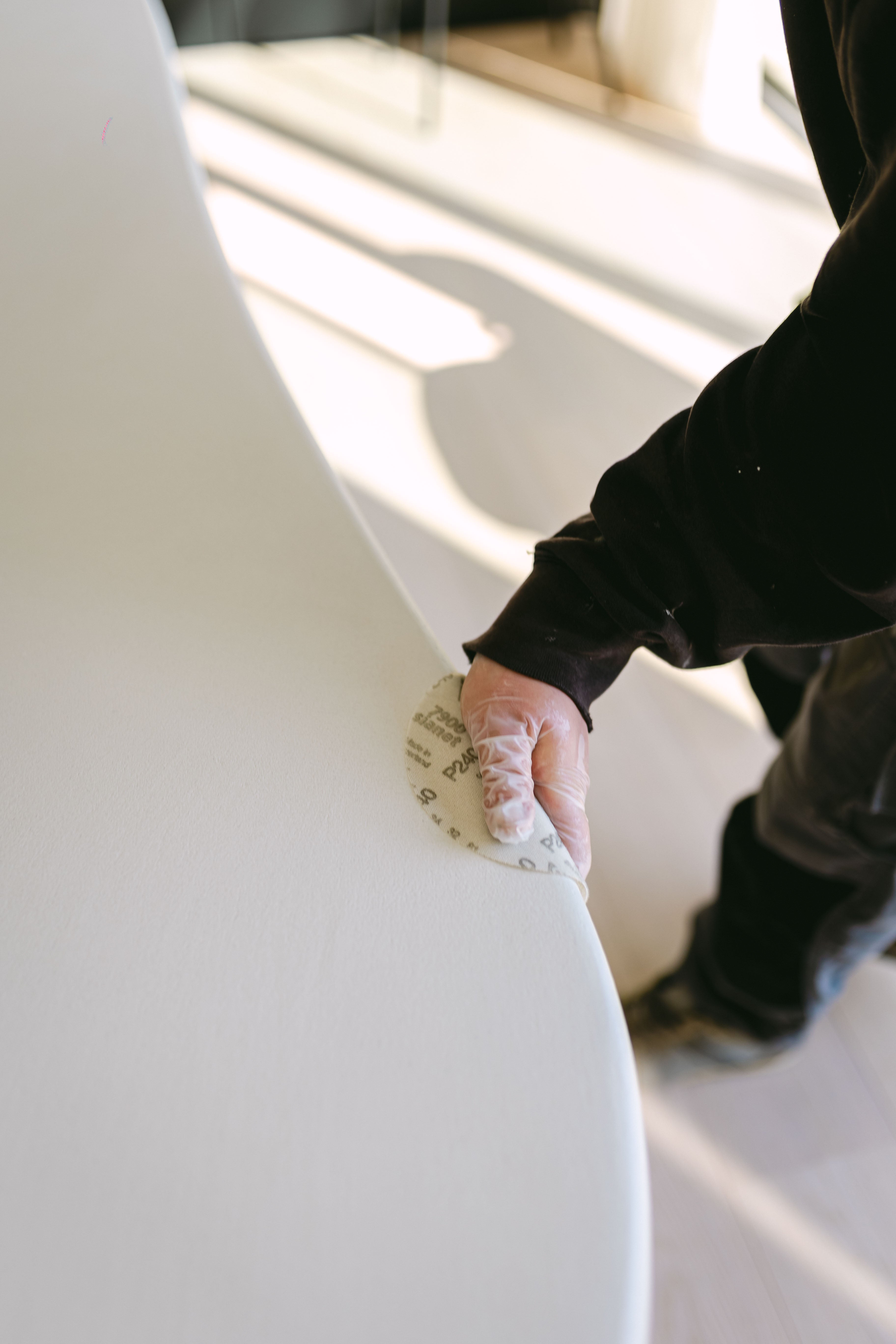 Atelier Nuage au sud de Bruxelles — fabrication artisanale de tables en Mortex®
