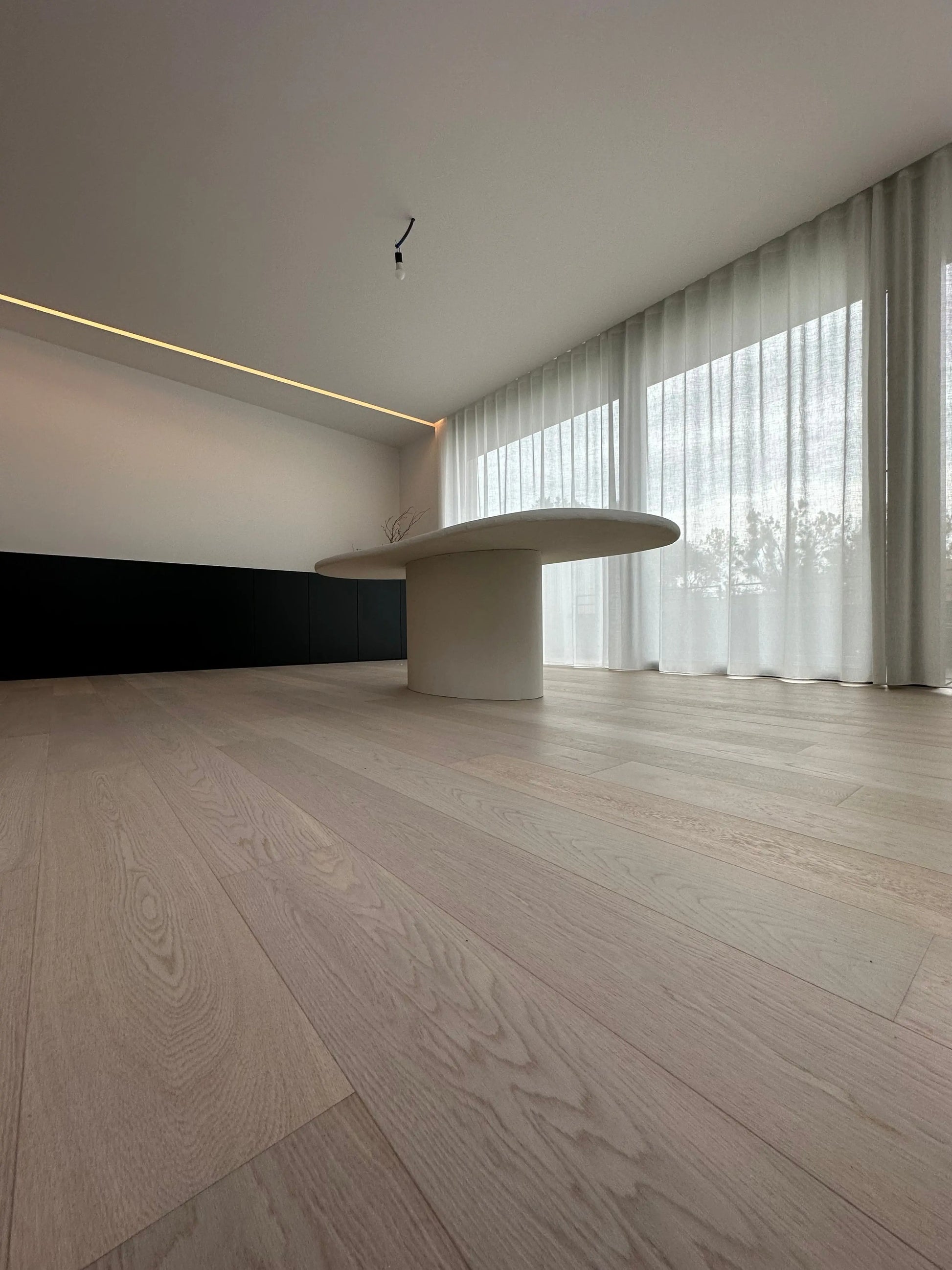Table à manger Mortex® Nuage pied central — vue d'ensemble — Nuage Belgique